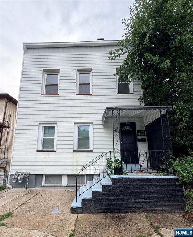 165 Macarthur Avenue 1 - Photo 1