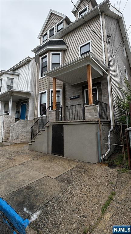 25 Oak Street 2 - Photo 1