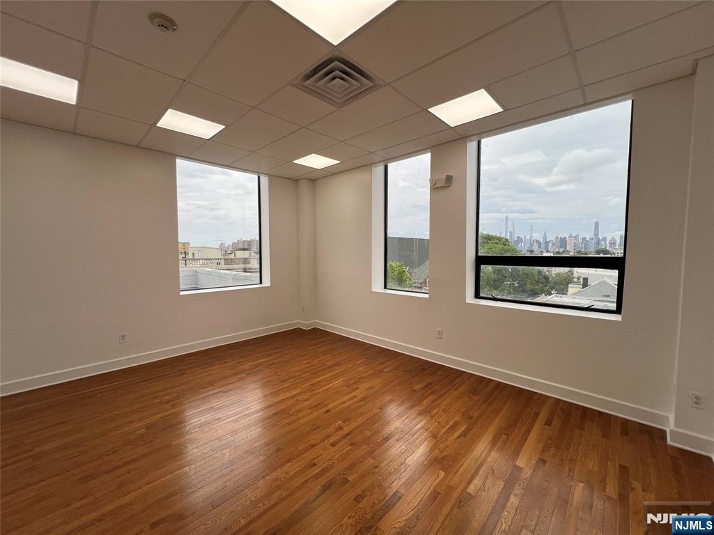 407 39th 502 - Photo 5
