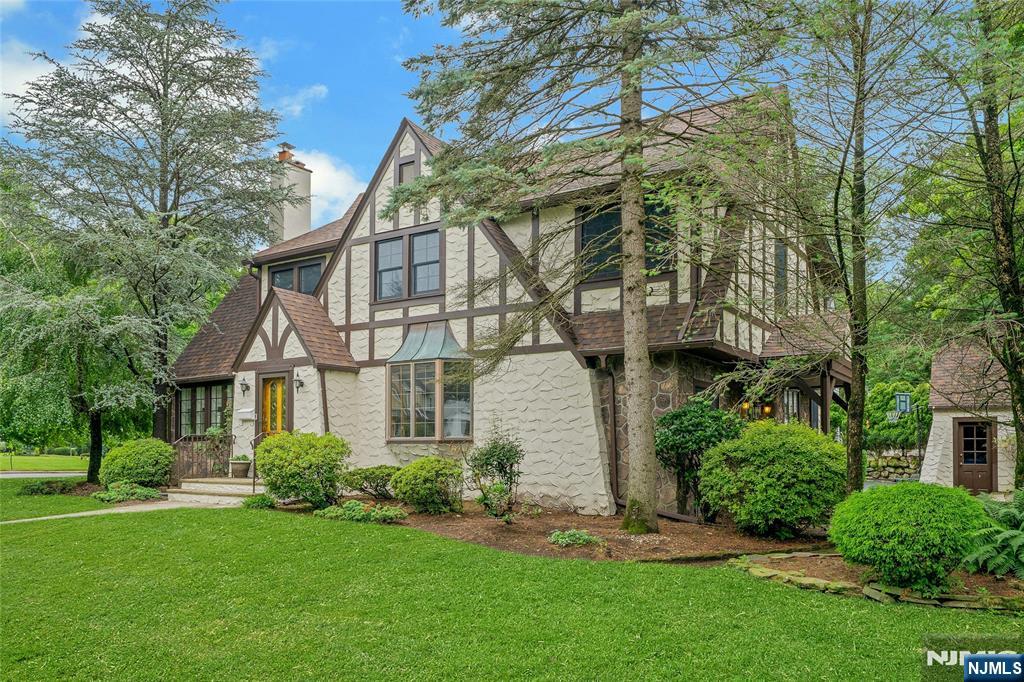60 Chestnut Street - Photo 2