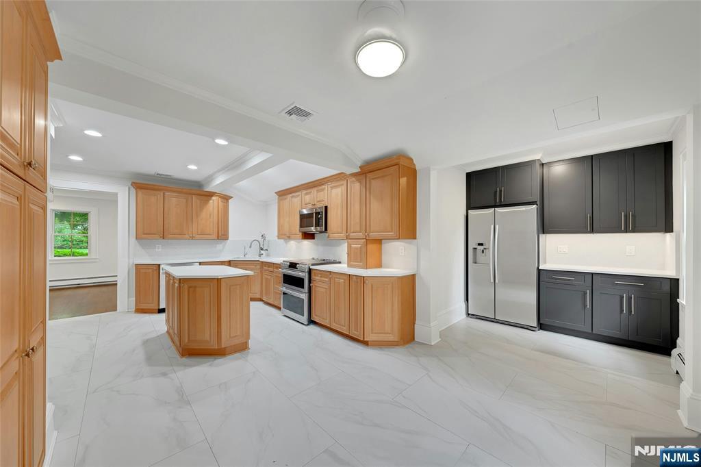 60 Chestnut Street — photo 16