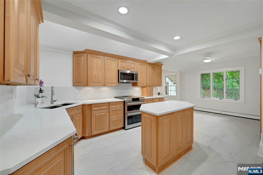 60 Chestnut Street — photo 18