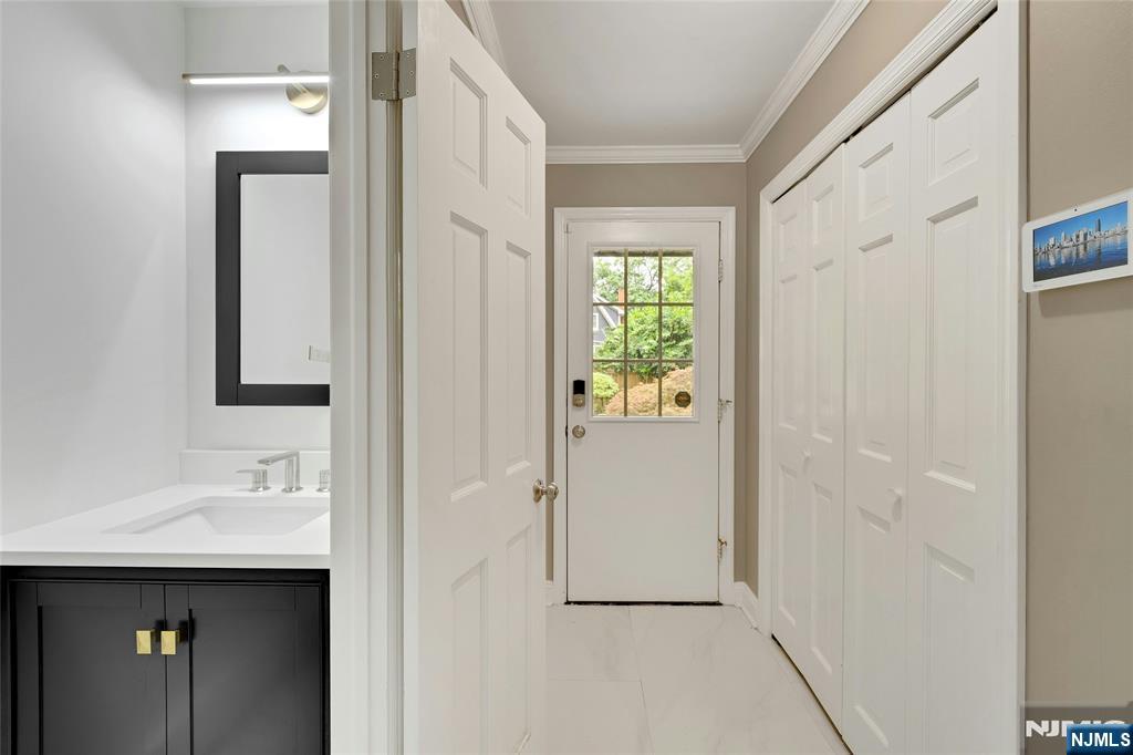 60 Chestnut Street — photo 20