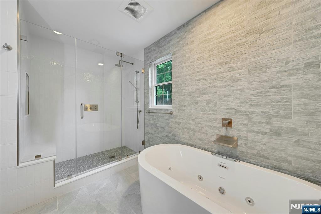 60 Chestnut Street — photo 26
