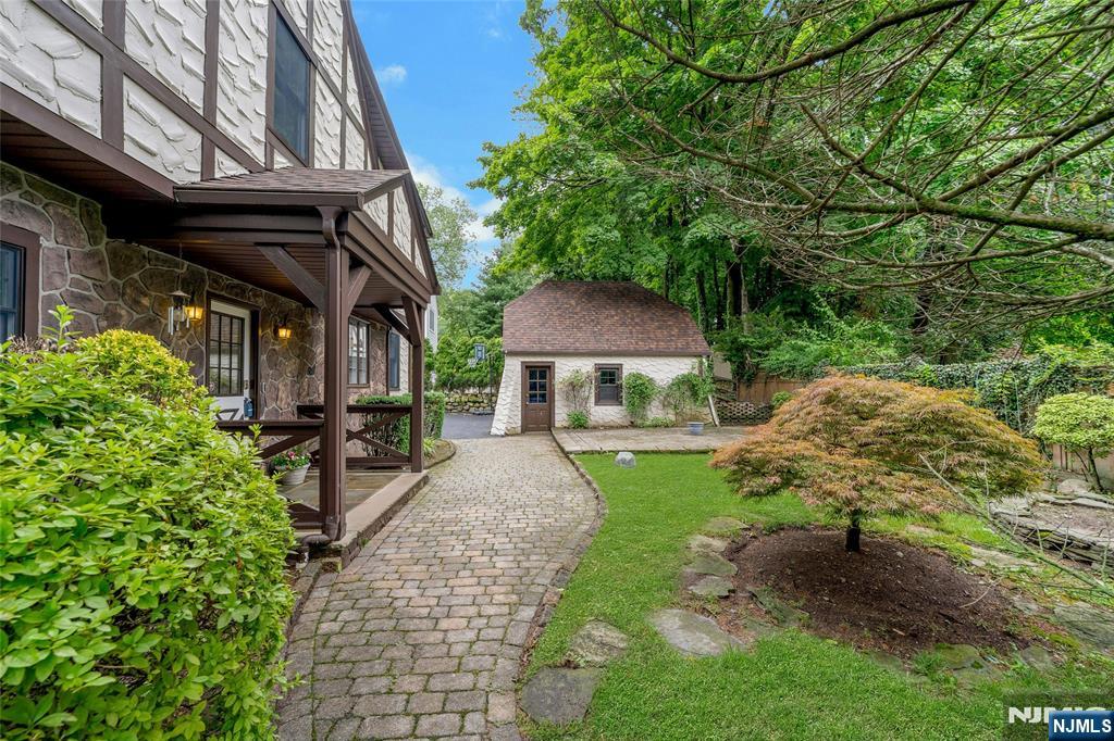60 Chestnut Street — photo 39