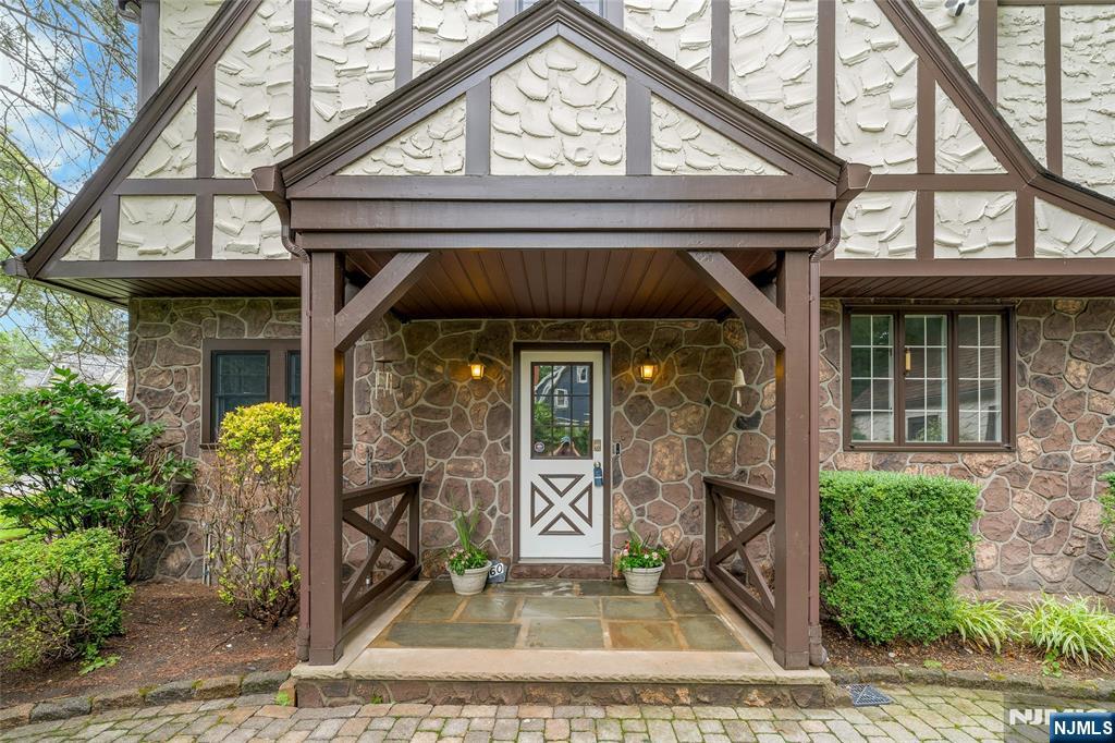 60 Chestnut Street — photo 40