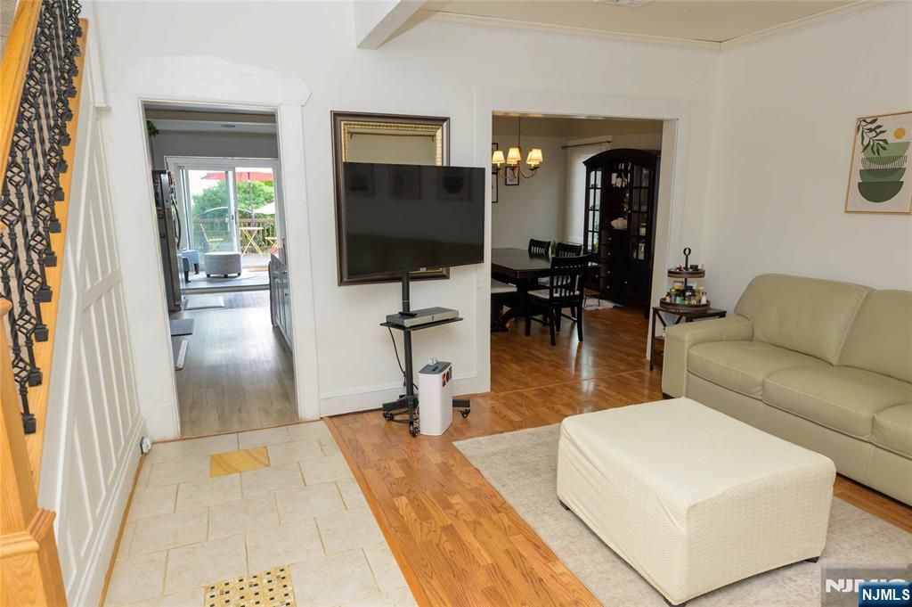 126 Post Avenue - Photo 3