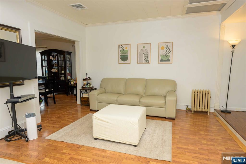 126 Post Avenue - Photo 4
