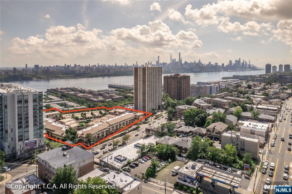 300 Gorge Rd #1, Cliffside Park, NJ 07010