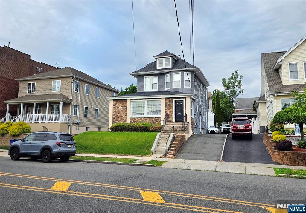 335 Union Avenue - Photo 1