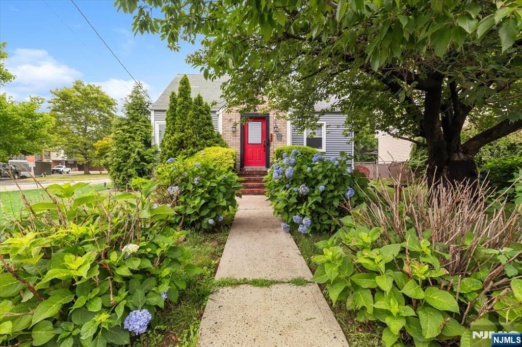 1-07 Lyons Avenue - Photo 3