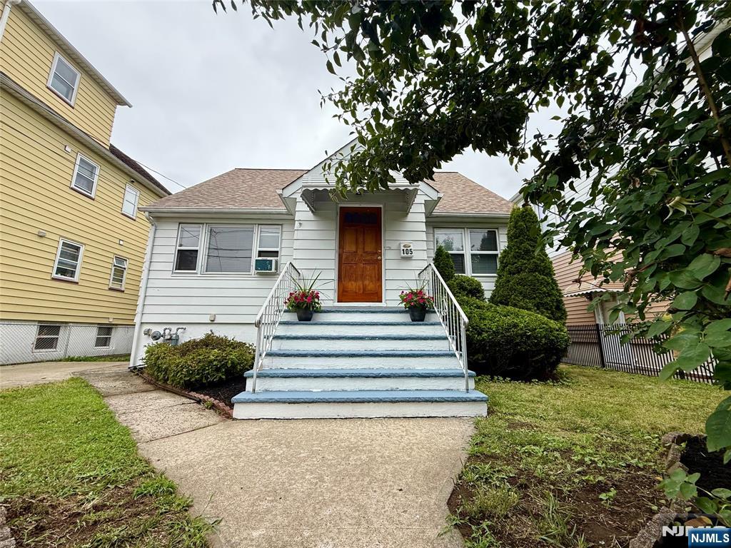105 Bergen St, Garfield, NJ 07026