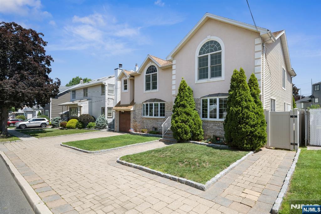 262 Grace Avenue - Photo 2