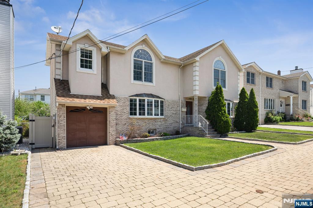 262 Grace Avenue - Photo 3