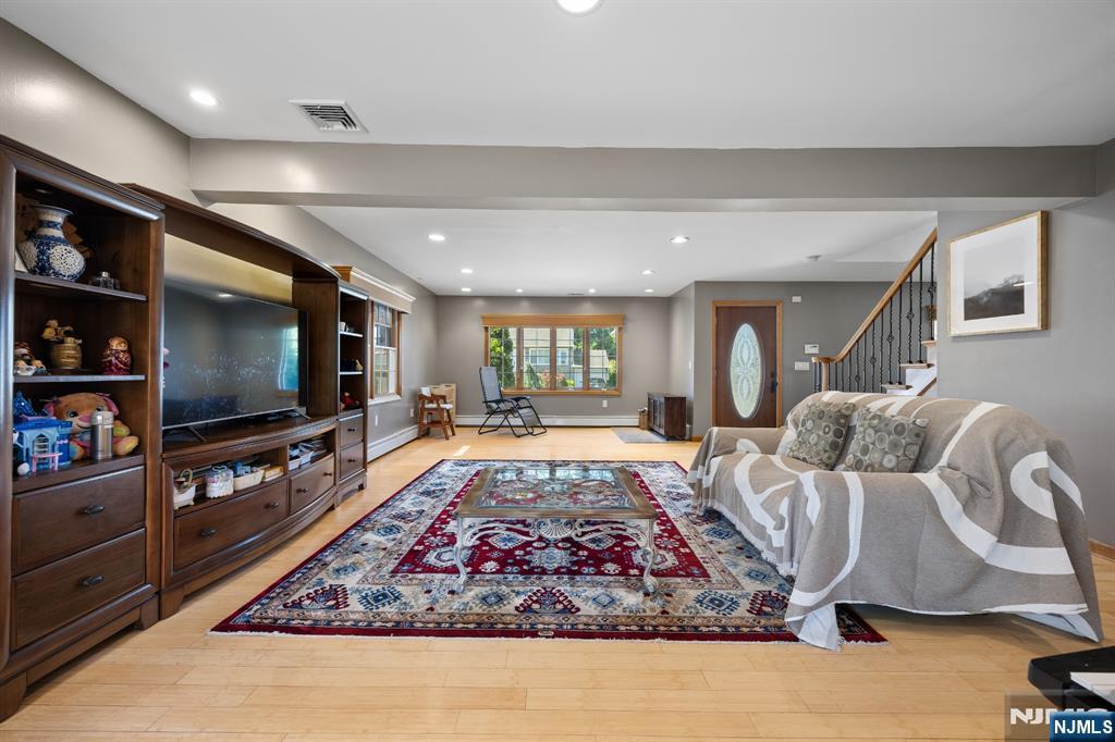 262 Grace Avenue - Photo 4