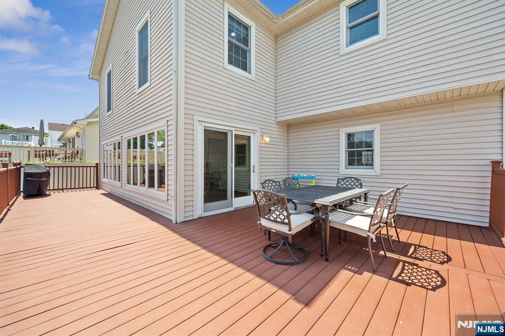 262 Grace Avenue — photo 35