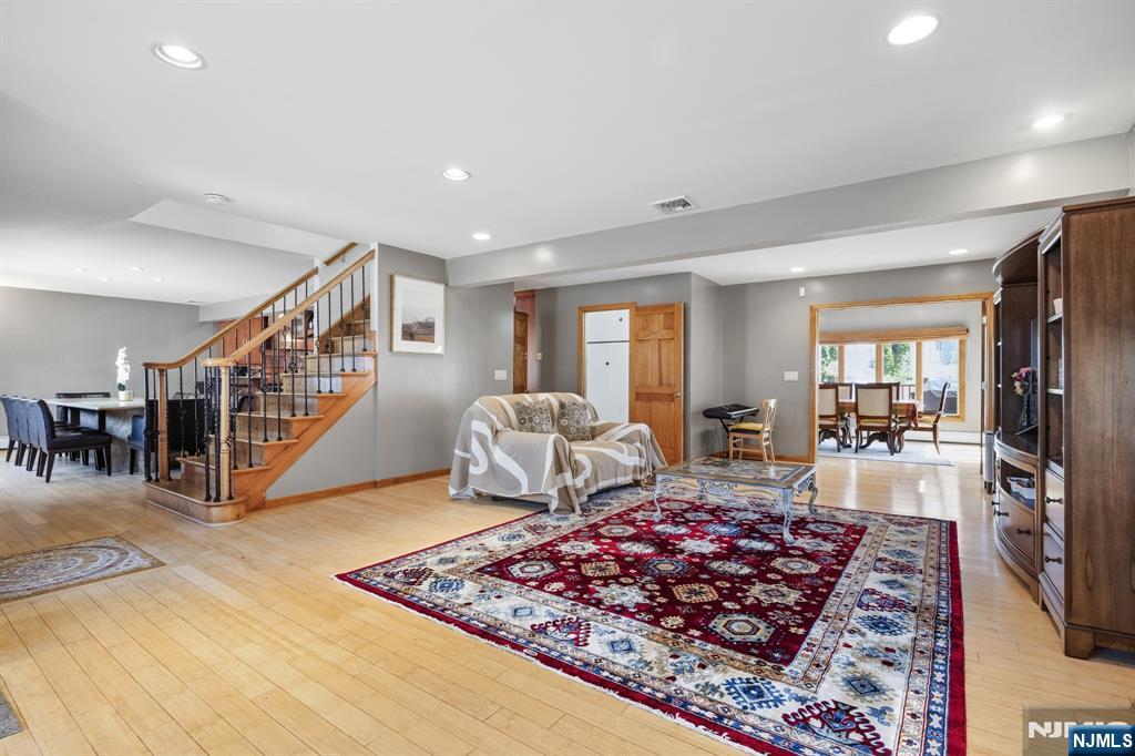 262 Grace Avenue - Photo 5