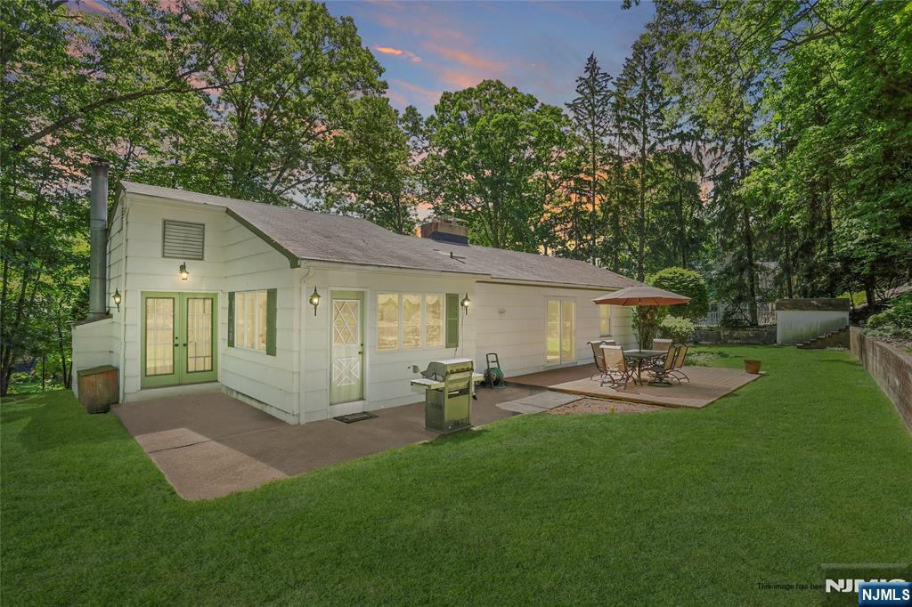 908 N Monroe St, Midland Park, NJ 07432