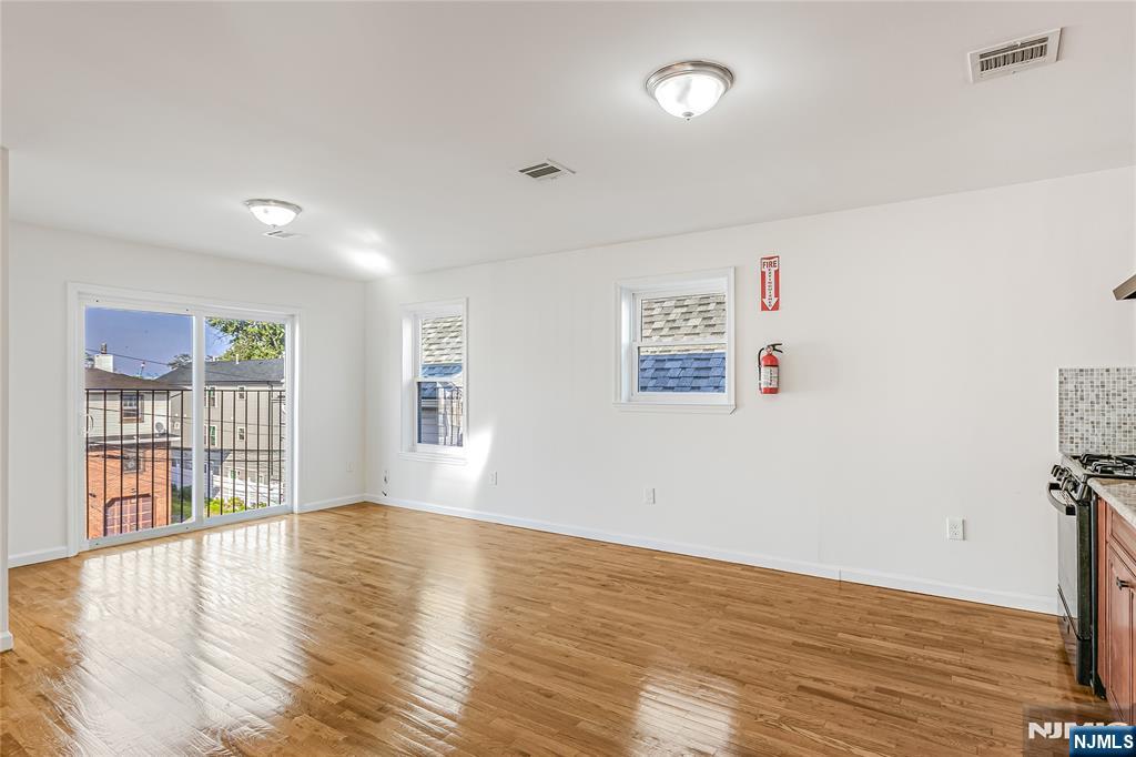 5th image of 326 Magnolia Ave, Elizabeth, NJ 07206 | MLS# 26025478