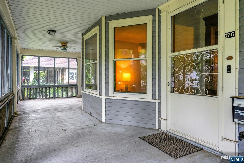 176 Mountain Way - Photo 4