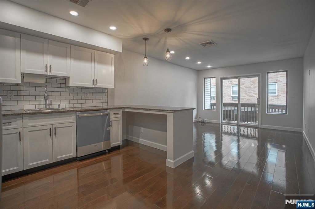 31 Fairmount Ave #6A, Hackensack, NJ 07601