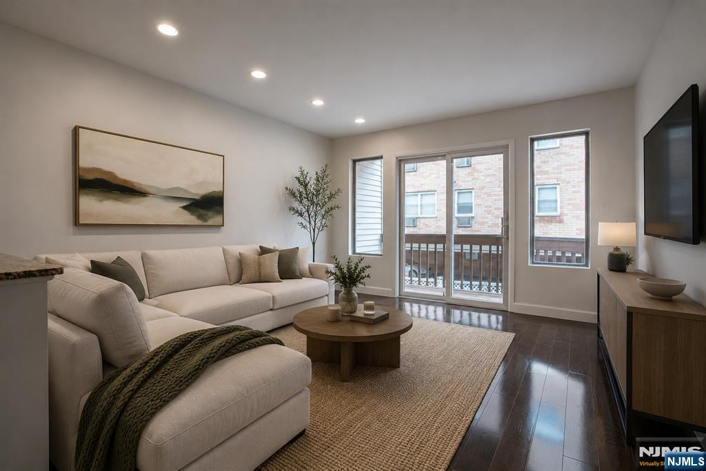 31 Fairmount Ave #6A, Hackensack, NJ 07601