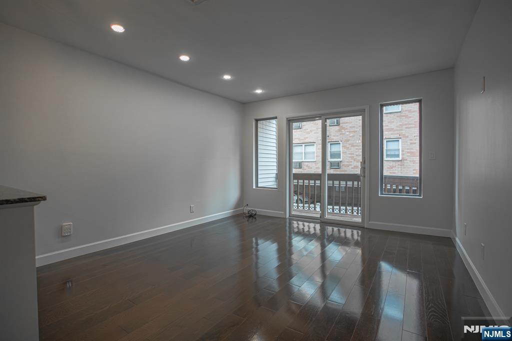 31 Fairmount Ave #6A, Hackensack, NJ 07601