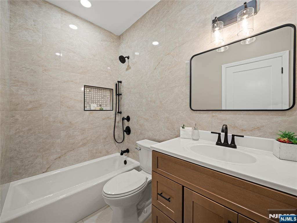 432 Jefferson Street 2 - Photo 5