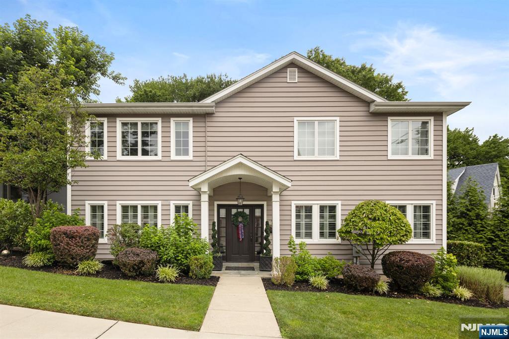 70 Cecelia Avenue - Photo 1