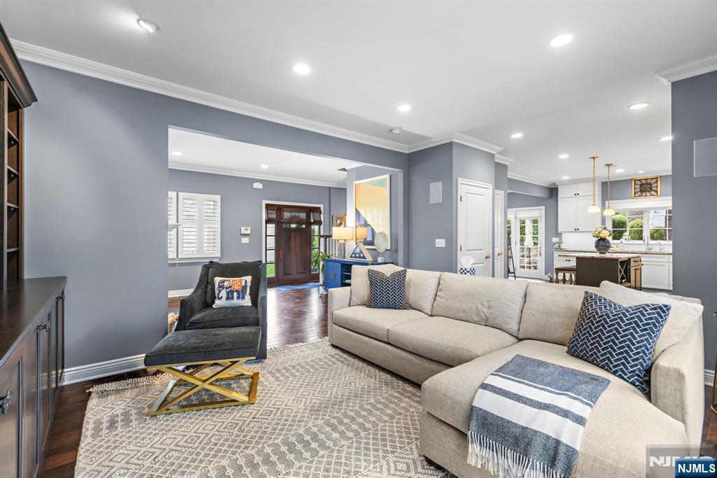70 Cecelia Avenue — photo 11