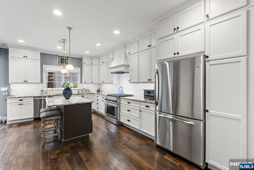 70 Cecelia Avenue — photo 12