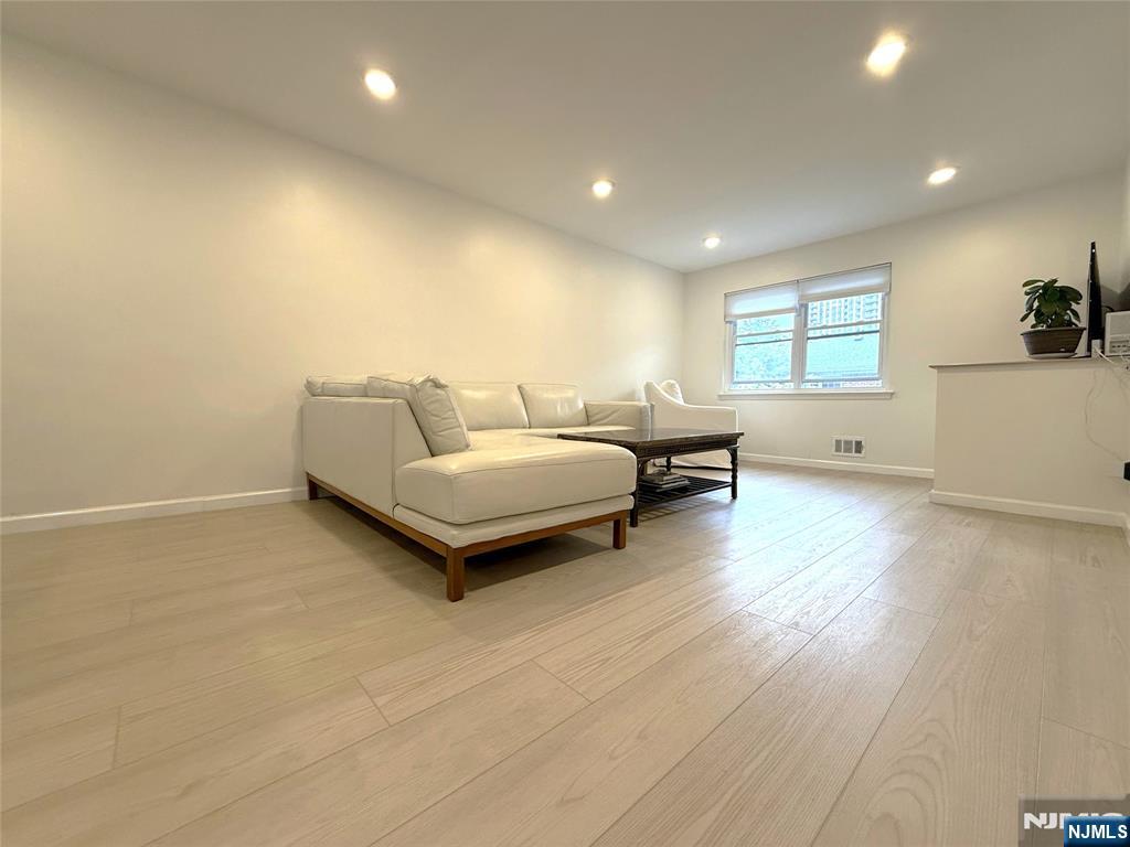 234 Columbia Avenue 11 - Photo 1