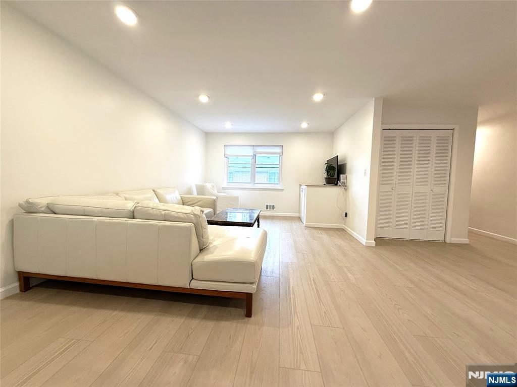 234 Columbia Avenue 11 - Photo 2