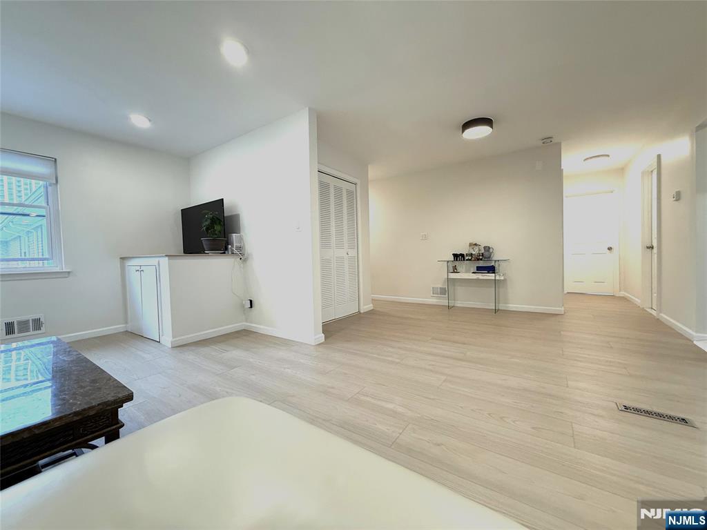 234 Columbia Avenue 11 - Photo 3