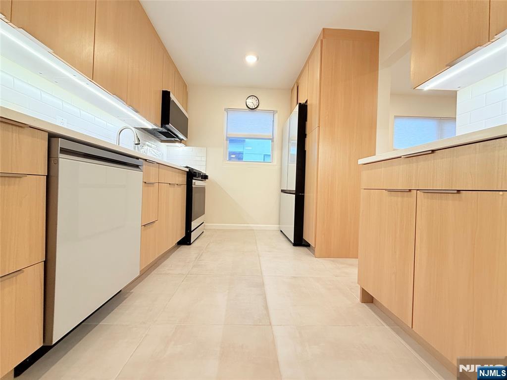 234 Columbia Avenue 11 - Photo 4