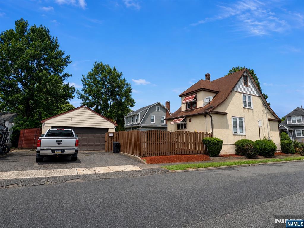 72 Rosedale Avenue - Photo 2