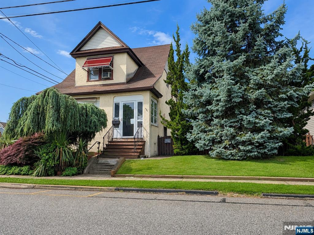 72 Rosedale Ave, Elmwood Park, NJ 07407