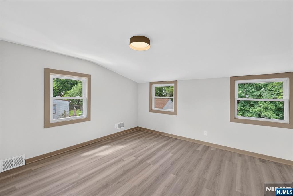 15 Elberta Road — photo 37