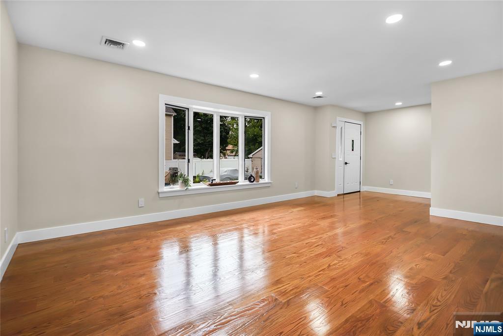 128 Grove Street - Photo 4