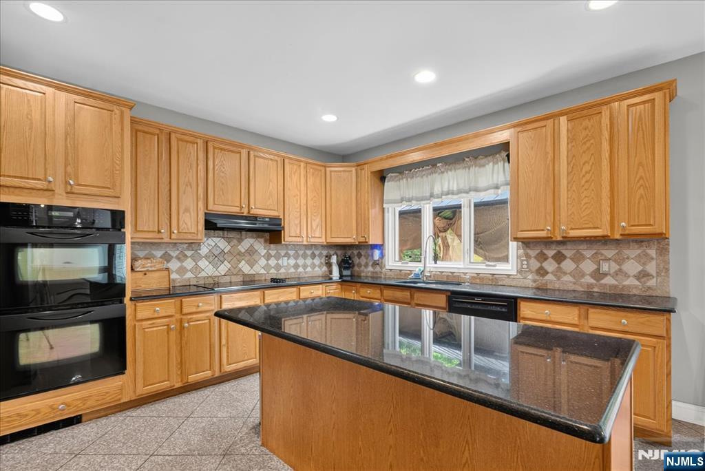 12 Angelo Drive — photo 11