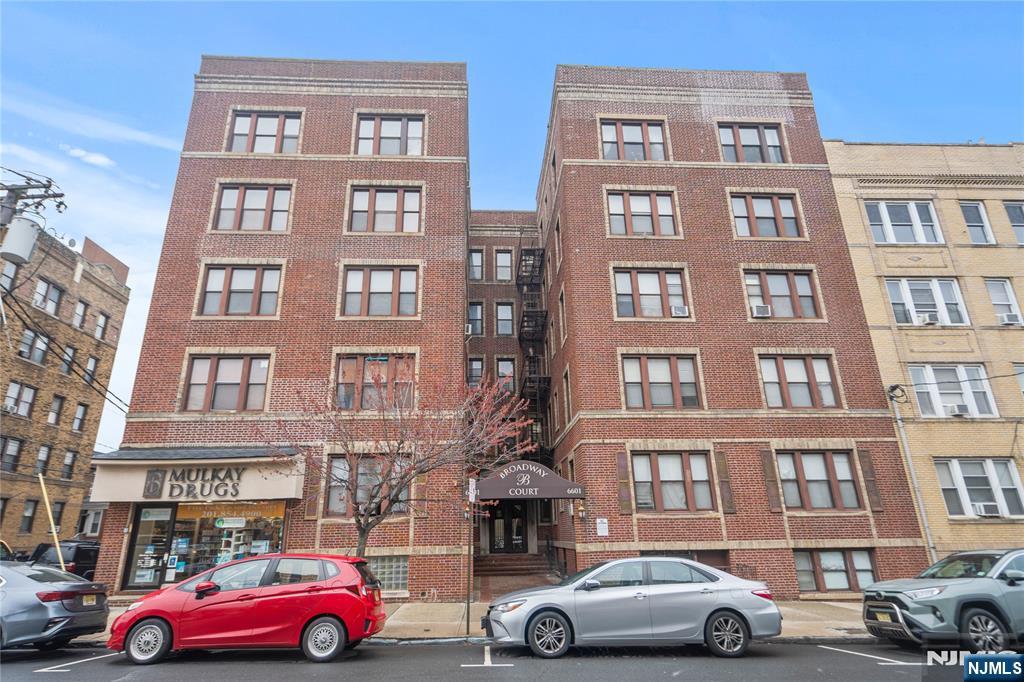 6601 Broadway D7 - Photo 1