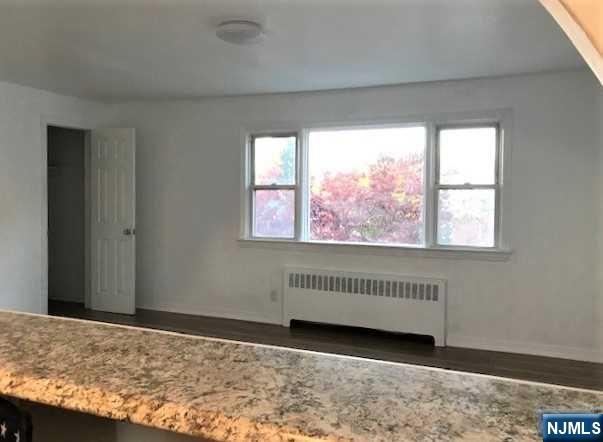 419 Parker Avenue - Photo 3