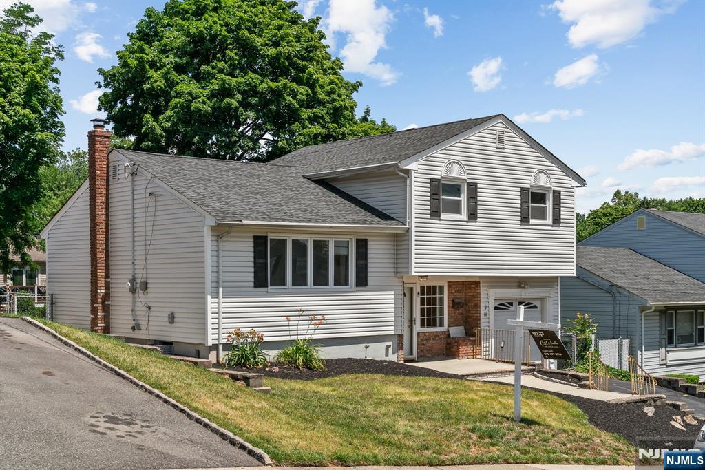 18 Carrie Court - Photo 1