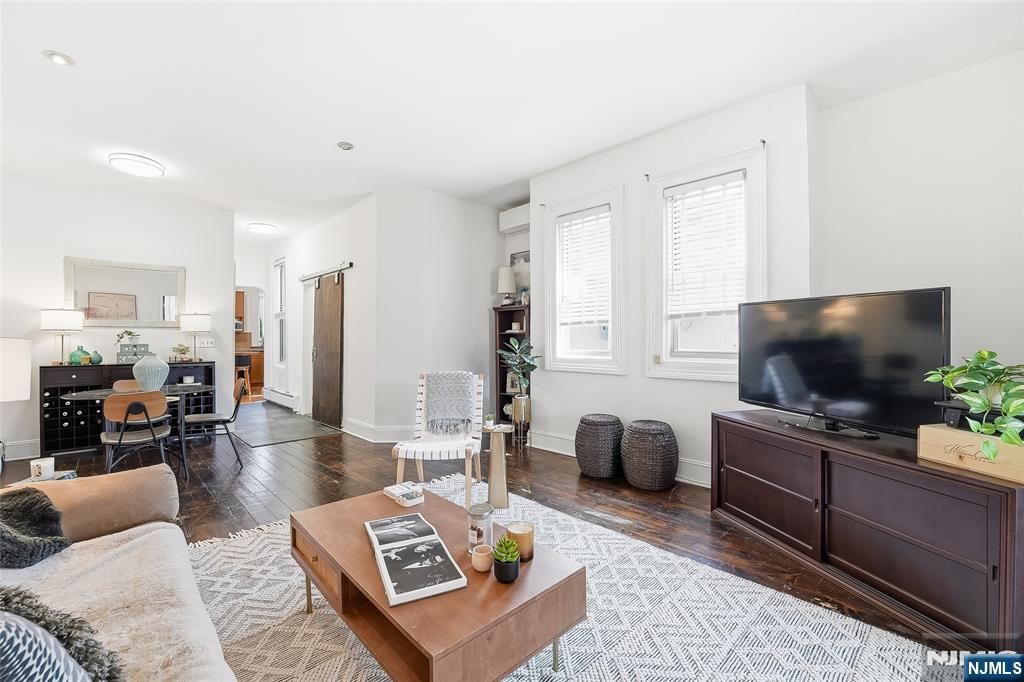 913-915 Willow Avenue 4A - Photo 3