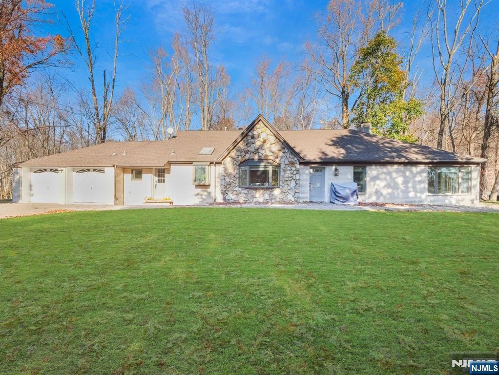 550 Berdan Avenue - Photo 1