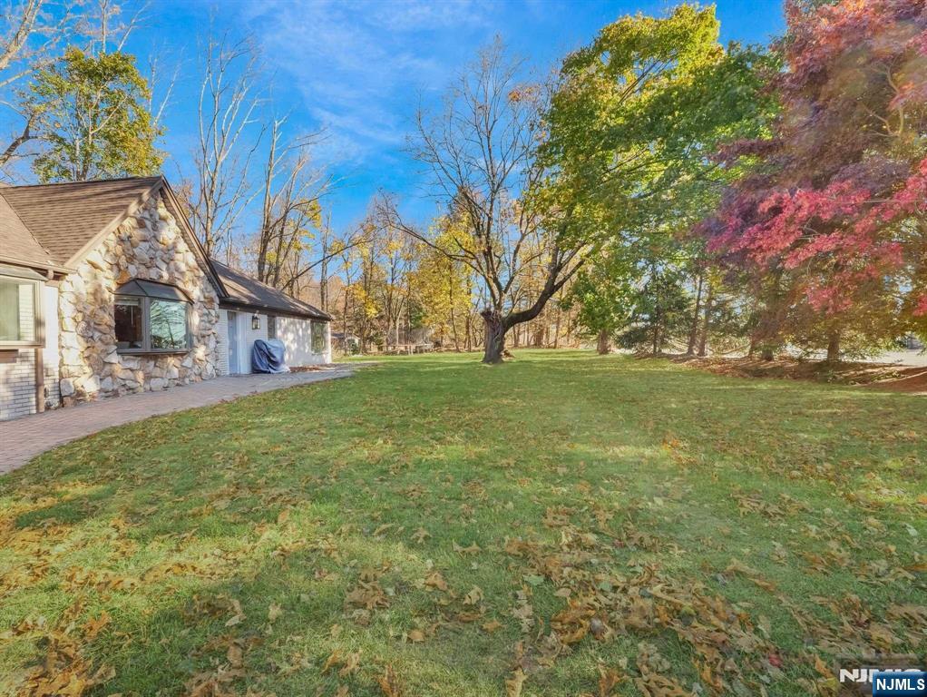 550 Berdan Avenue - Photo 2