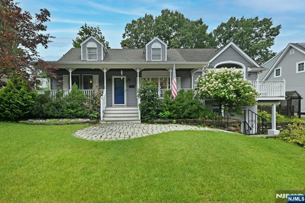 211 Spruce Street - Photo 1