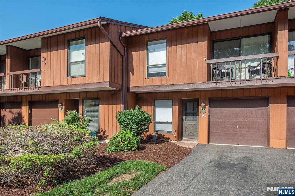 1068 Treetops - Photo 1