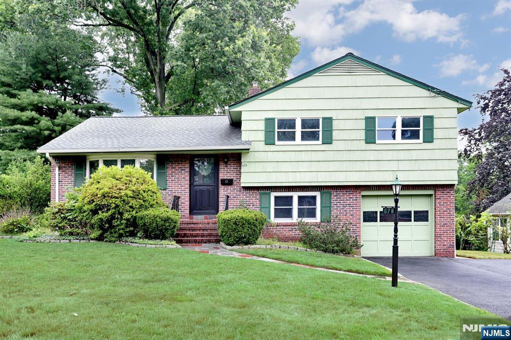 678 Oakley Place - Photo 1