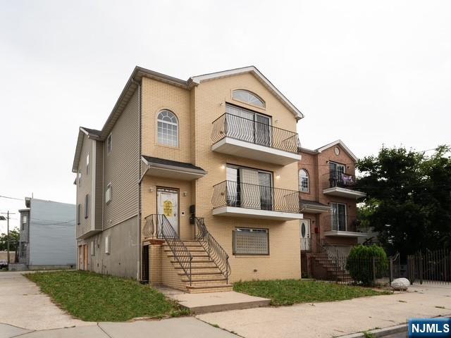 26-28 Mount Pleasant Avenue - Photo 2